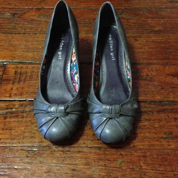 Madden Girl Grey Kitten Heel Pumps-like new!