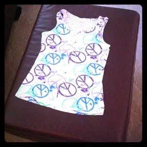Peace sign tank