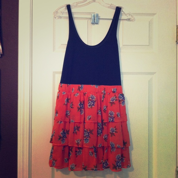 Cute A&F dress - Picture 1 of 3