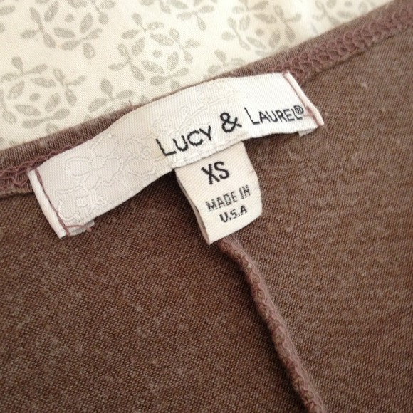 Brown cowl neck tee w/ruched sides, so flattering! - Picture 2 of 3