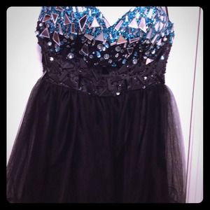 Beautiful and Fun Dave & Johnny Cocktail Dress