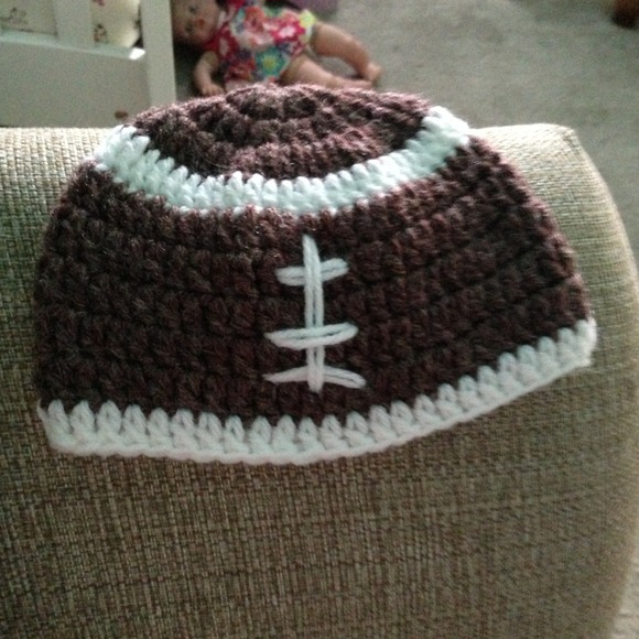 NB football hat reserved.🚫