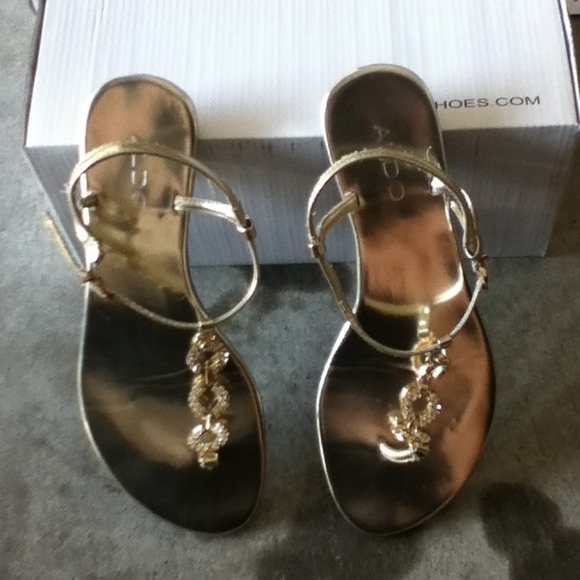 SOLD Pre-owned ALDO - Picture 2 of 4