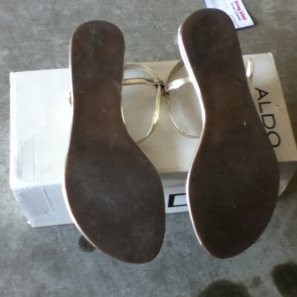 SOLD Pre-owned ALDO - Picture 3 of 4