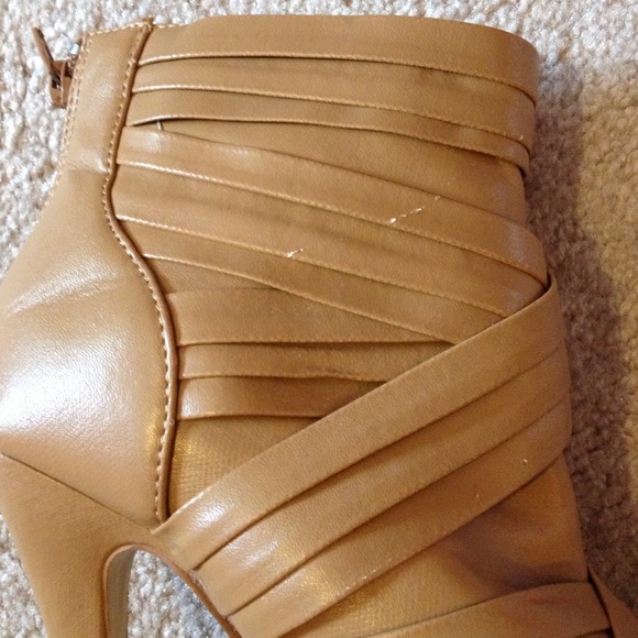 Tan heeled booties - Picture 2 of 2