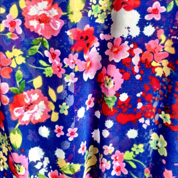 Small Colorful Flowery Flowy Shirt - Picture 2 of 2