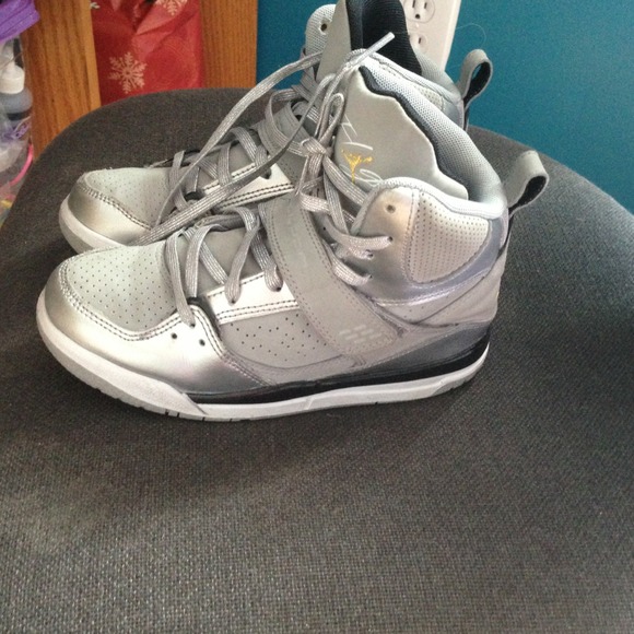 On sale today only $30 Kids Silver and gray - Picture 1 of 2