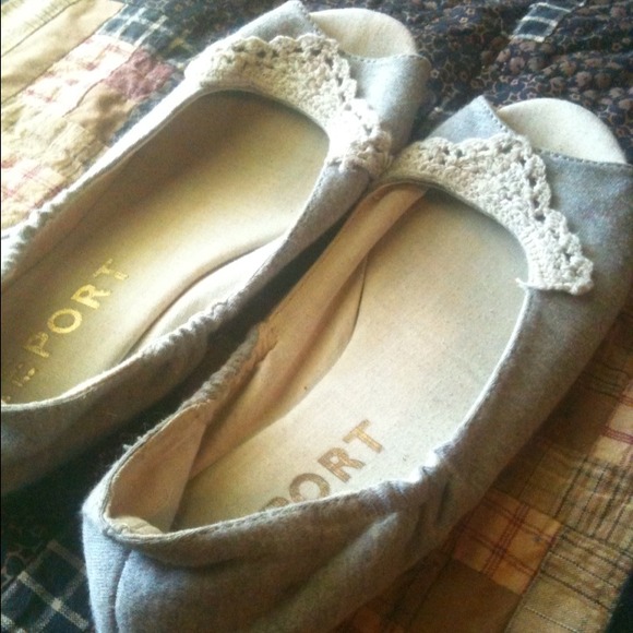 Cute grey flats 🐦