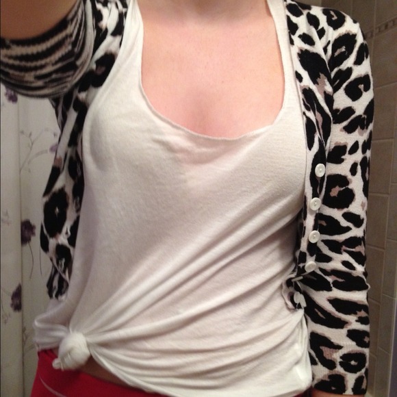 Charlotte Russe black/gray/white leopard cardigan - Picture 2 of 3