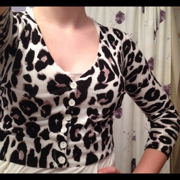 Charlotte Russe black/gray/white leopard cardigan - Picture 3 of 3