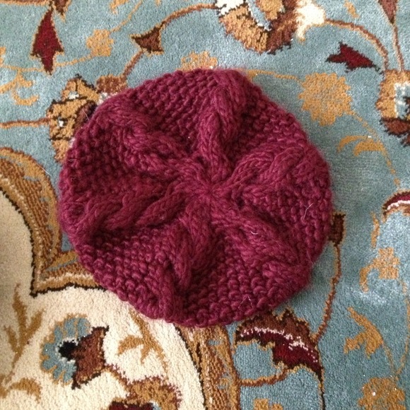 DARK RED KNIT BEANIE