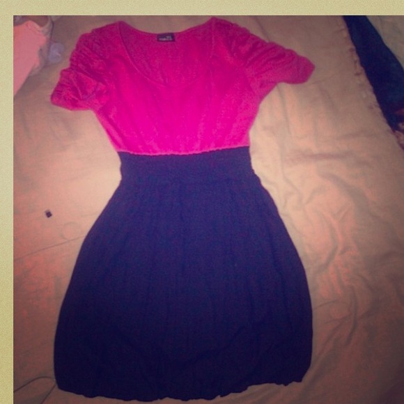 ⛔️Sold Hot pink and black dress