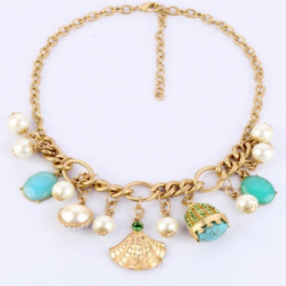 One gorgeous necklace