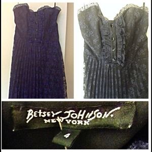 💥SOLD!!💥 Betsey Johnson strapless dress