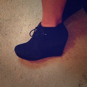Faux suede Oxford wedge shoes!!