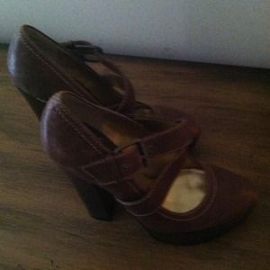Brown heels 7.5