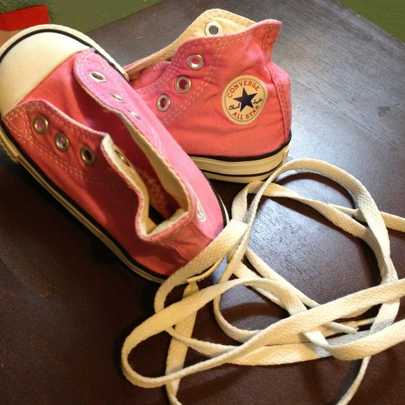 Pink converse - Picture 1 of 3