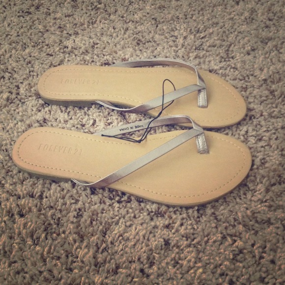 Forever 21, silver flip flops
