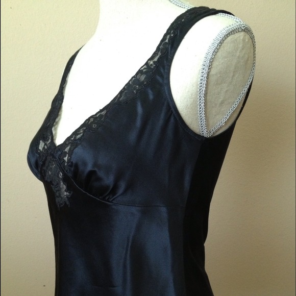 π«SOLDπ«πHPπ Banana Republic Silk Camisole - Picture 3 of 3