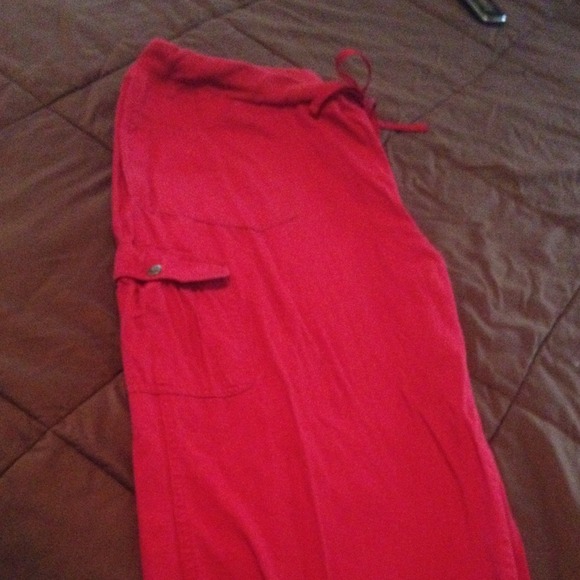 Red cargo Capri pants. 💢SOLD IN BUNDLE💢