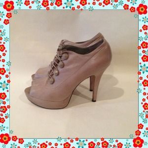 🐳Vince Camuto 'majesty' in taupe