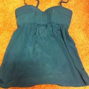 Adorable turquoise tank!