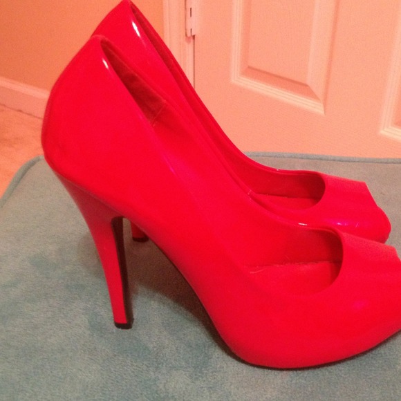 Red Heels - Picture 2 of 3