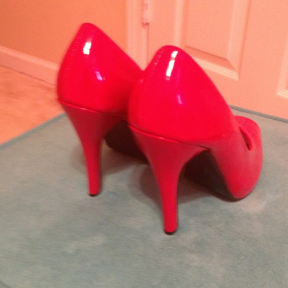 Red Heels - Picture 3 of 3