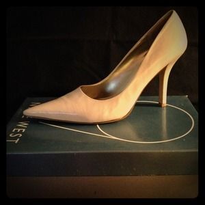 Nine West Leather Pumps