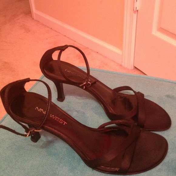 Black Heels - Picture 2 of 3