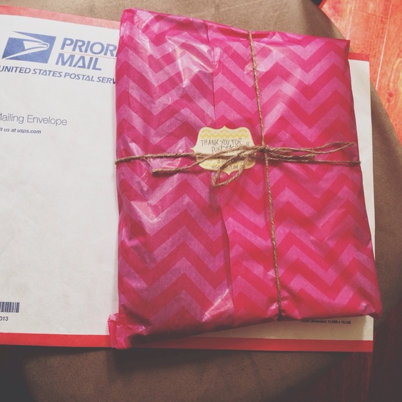 *SOLD TO @Copeaches* 📦
