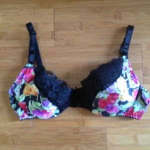 Black floral lace bra