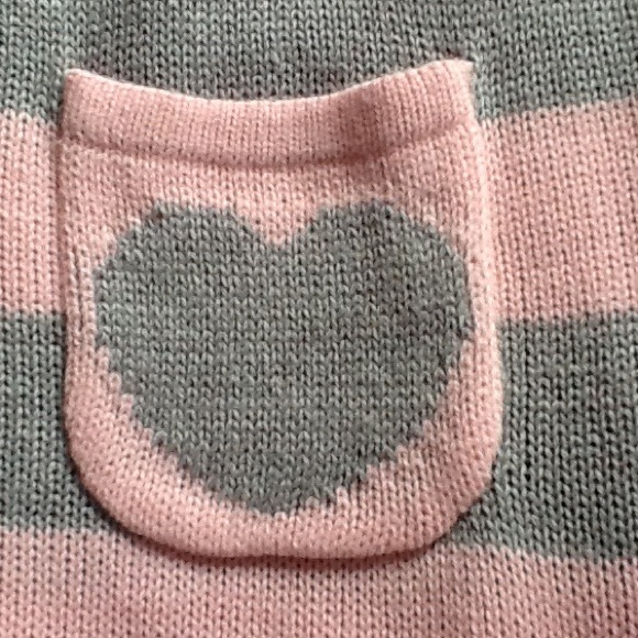 A large top with scarf. - Picture 3 of 4