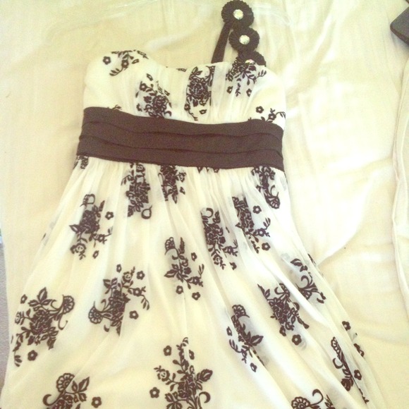 White dress with velvet accents