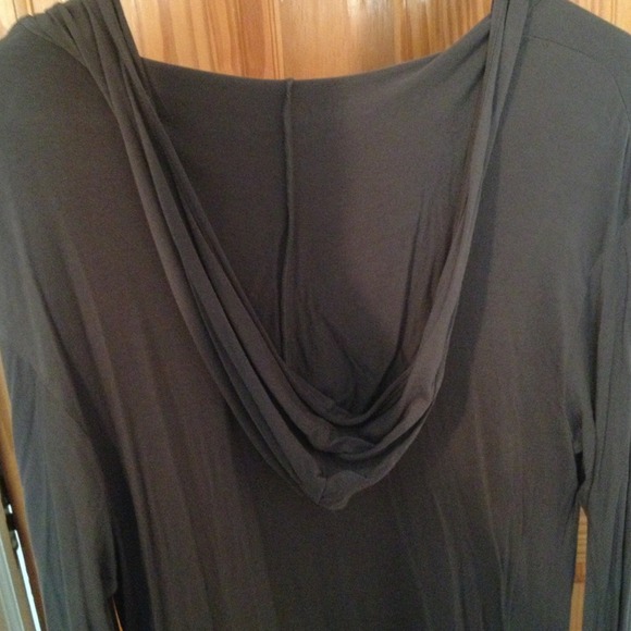 ❗Sale❗Long Grey Shirt with Hood - Picture 3 of 3