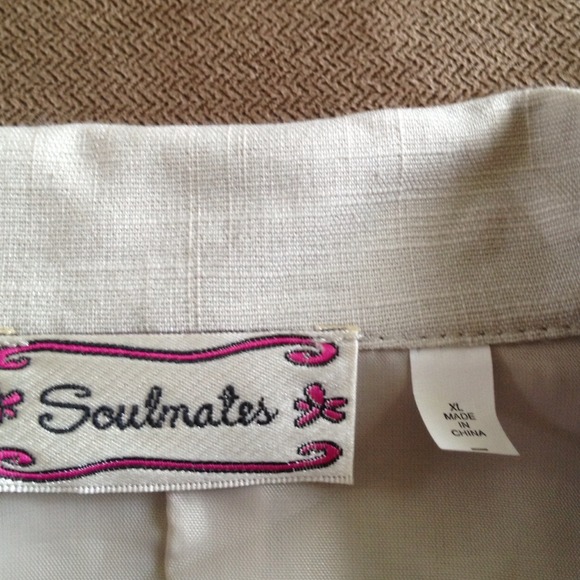 Cute beige jacket - Picture 2 of 2