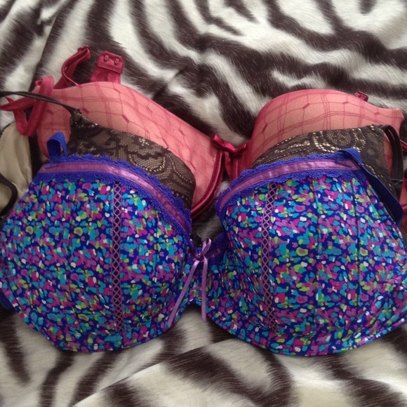 RESERVED Bundle of 6 bras. Brand New, No Tags 💖