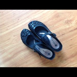 White Mountain Marvy Clogs/mules