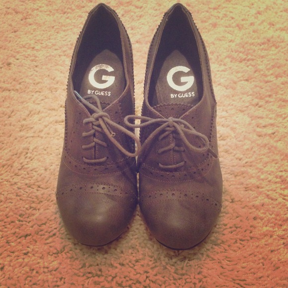 Guess lace up heels - Picture 1 of 3