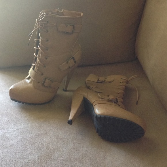 SOLD SOLD SOLD Brown laced up or zipped up boots - Picture 3 of 4