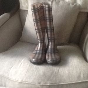 Authentic Burberry Rainboots