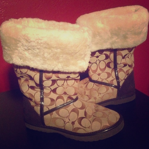 Coach Nikcole Boots (reserved till Friday...)