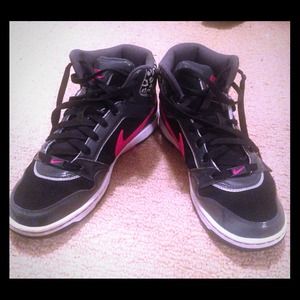 Nike 8.5 high top cheetah - gray, black & hot pink