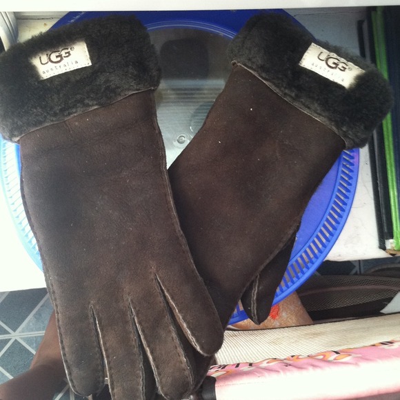 Ugg leather gloves
