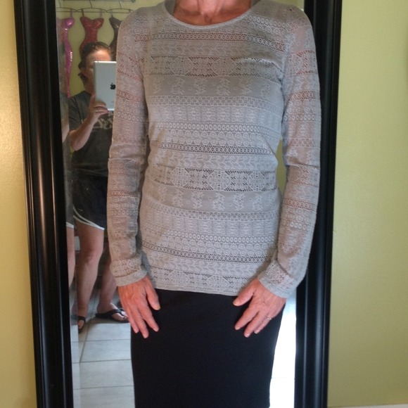 Lace Grey Top - Picture 3 of 3