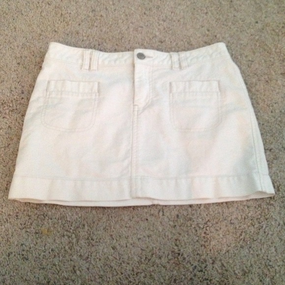 White denim skirt