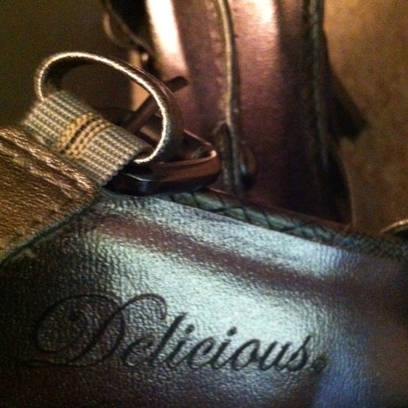 Stilettos - Picture 2 of 2