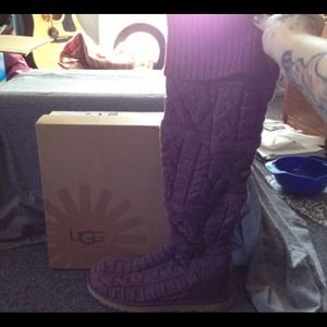 Purple sweater uggs