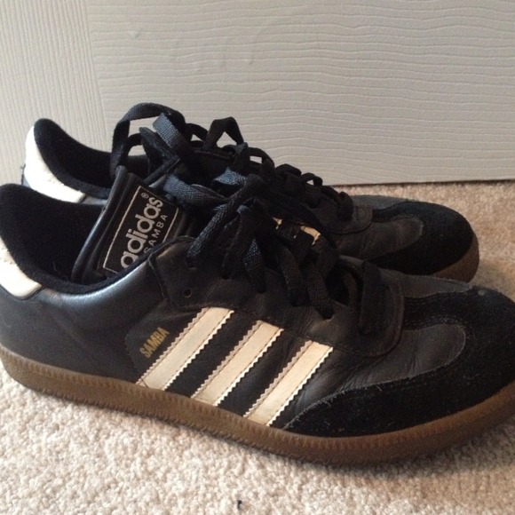 Adidas Shoes - Adidas Samba