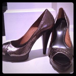 BCBG pumps